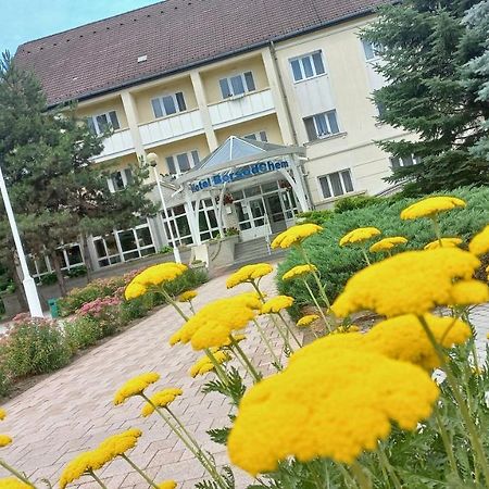 Hotel Borsodchem Kazincbarcika Exterior photo